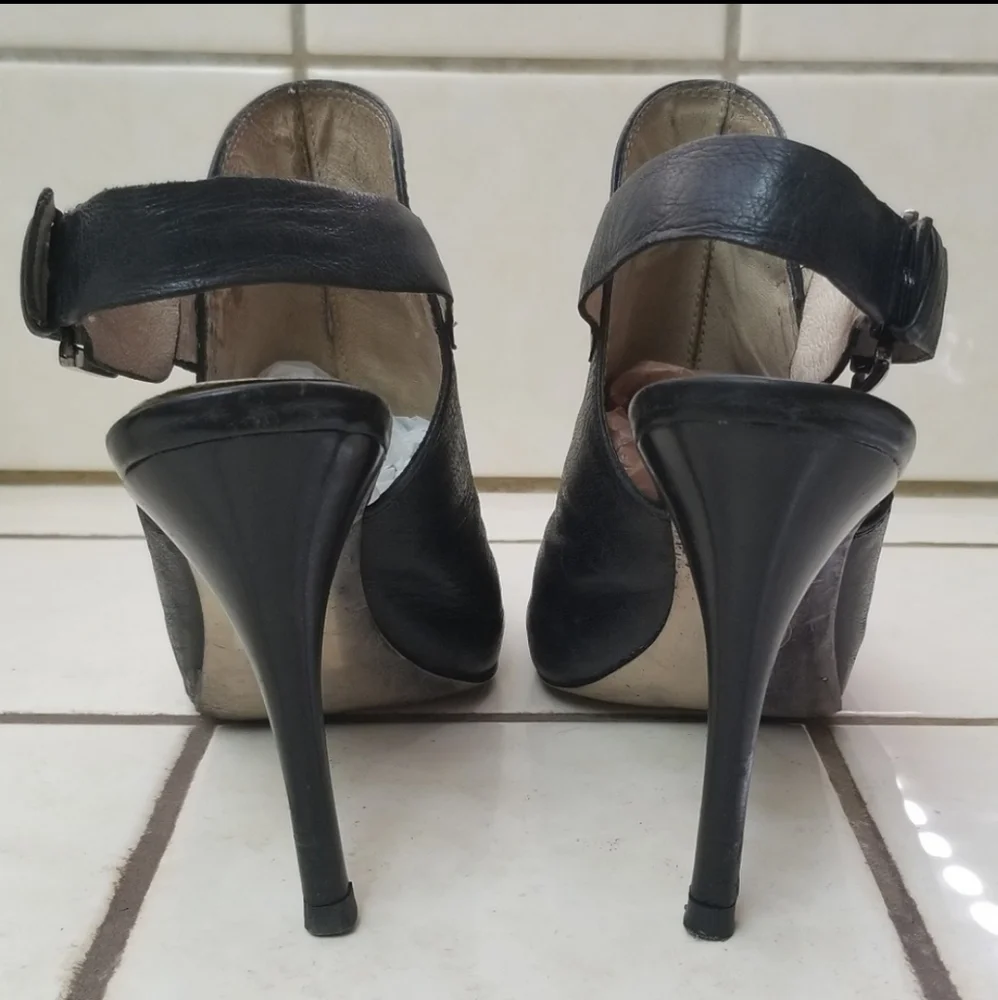 MICHAEL KORS leather open toe heels chain hooded